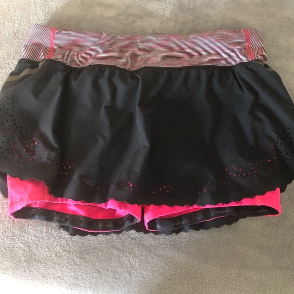 Lululemon skort - Picture 2 of 5